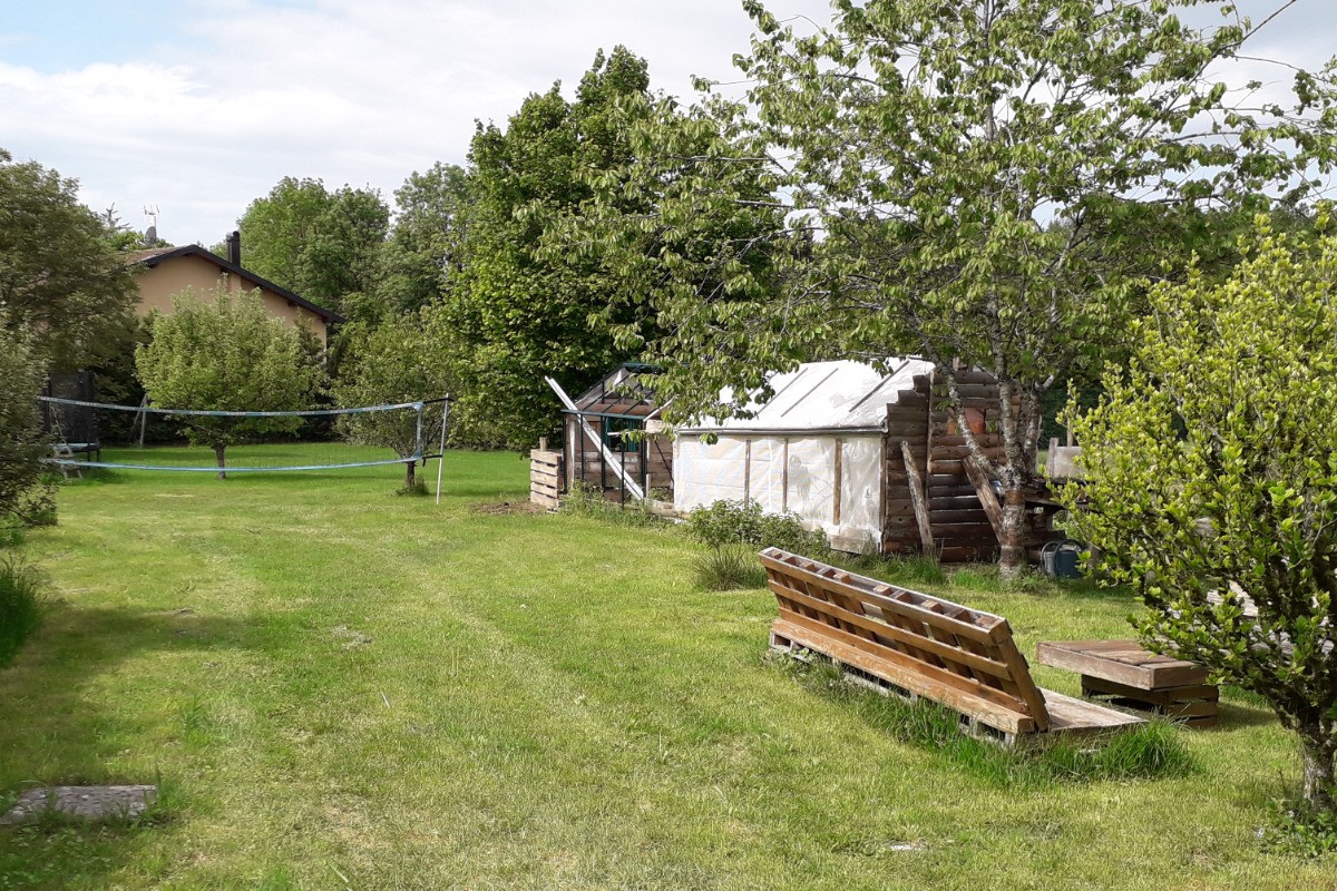 jardin, trampoline, badminton et football