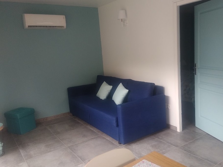 Salon climatisé avec TV écran plat