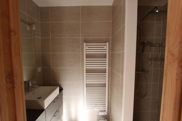 Salle d'eau chambre avec douche italienne