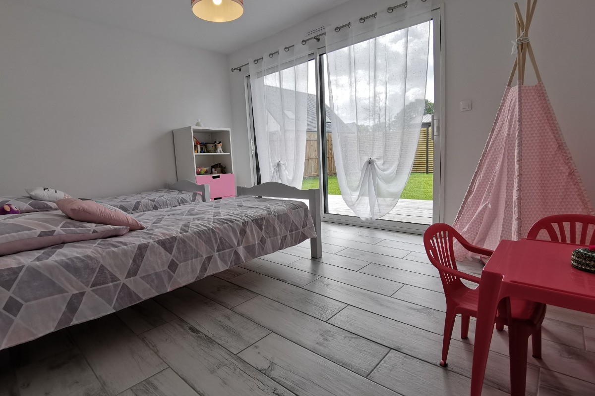 Chambre avec 2 lits 90