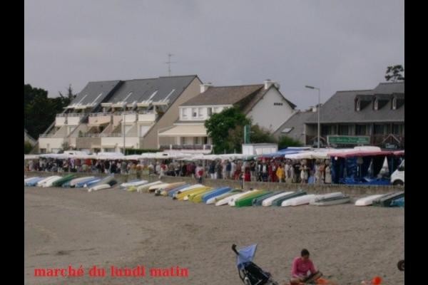 marché St Jacques juillet et août