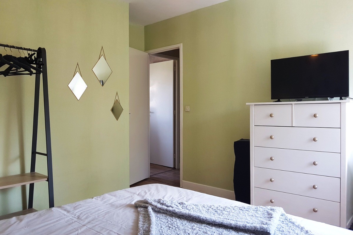 Chambre indépendante pour 2 personnes (1 lit 160cm ou 2 lits de 80 cm)
Crédits photo : Clévacances 35