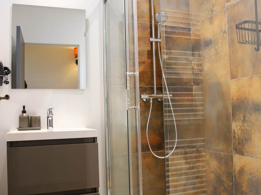 Salle de Bain Gîte Appart'Edith La Neuville aux Larris