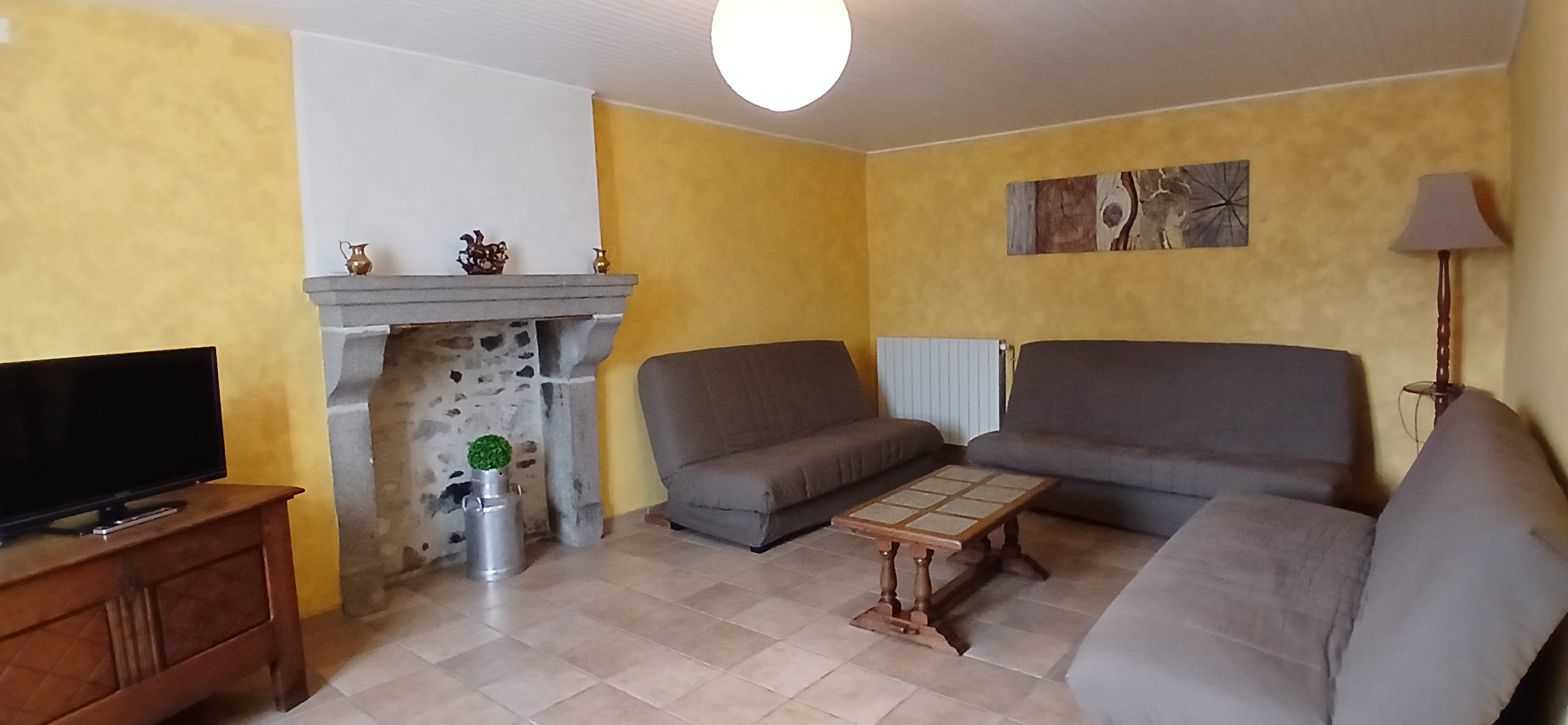 Gîte La Betoulle : The living room