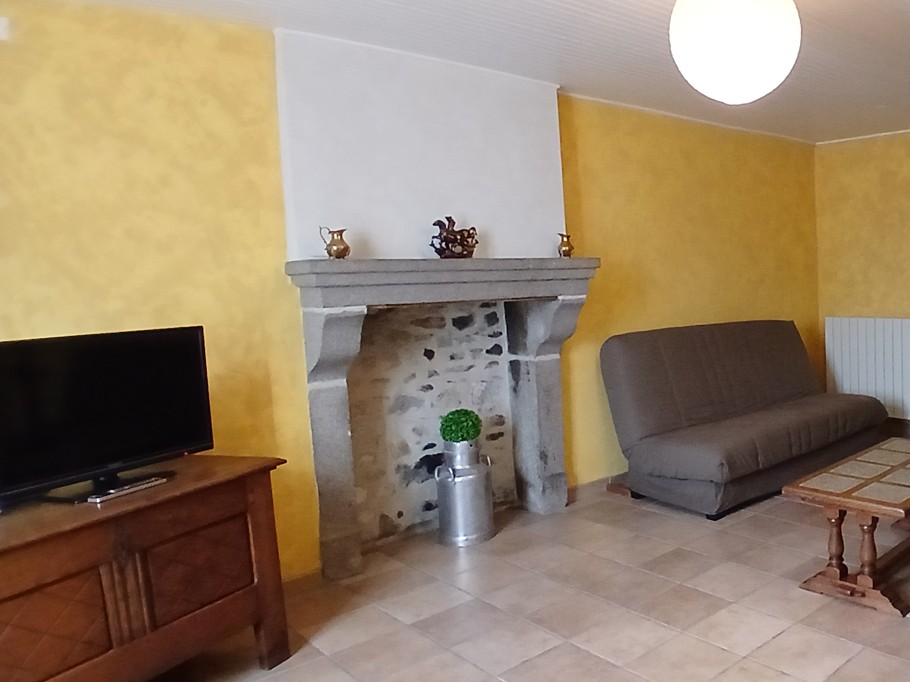 Gîte La Betoulle : The living room
