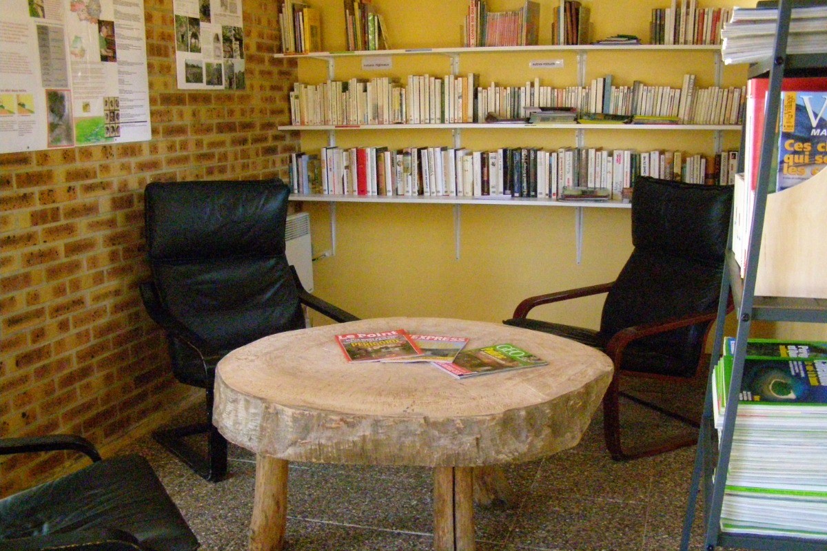Bibliothèque Village de Gîtes Les Collines d'Eyvigues 24580 Salignac Eyvigues Clévacances