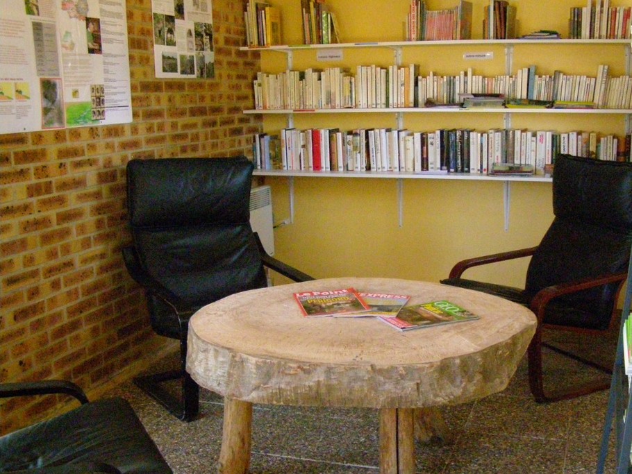 Bibliothèque Village de Gîtes Les Collines d'Eyvigues 24580 Salignac Eyvigues Clévacances