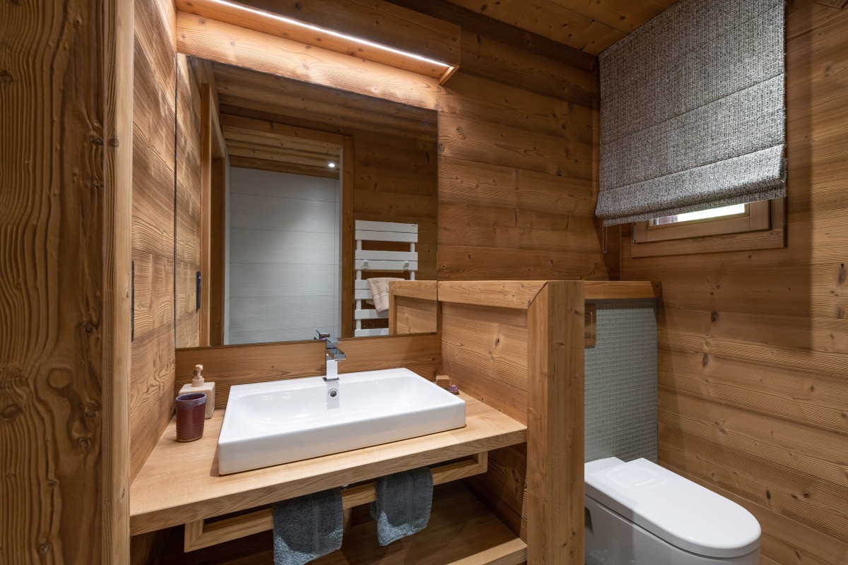 Salle d'eau avec WC - Chalet Aigle des Neiges
