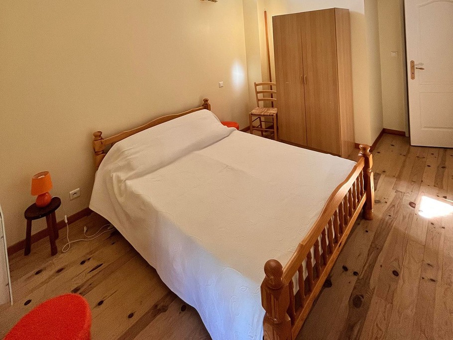 Chambre proche de la salle de bain