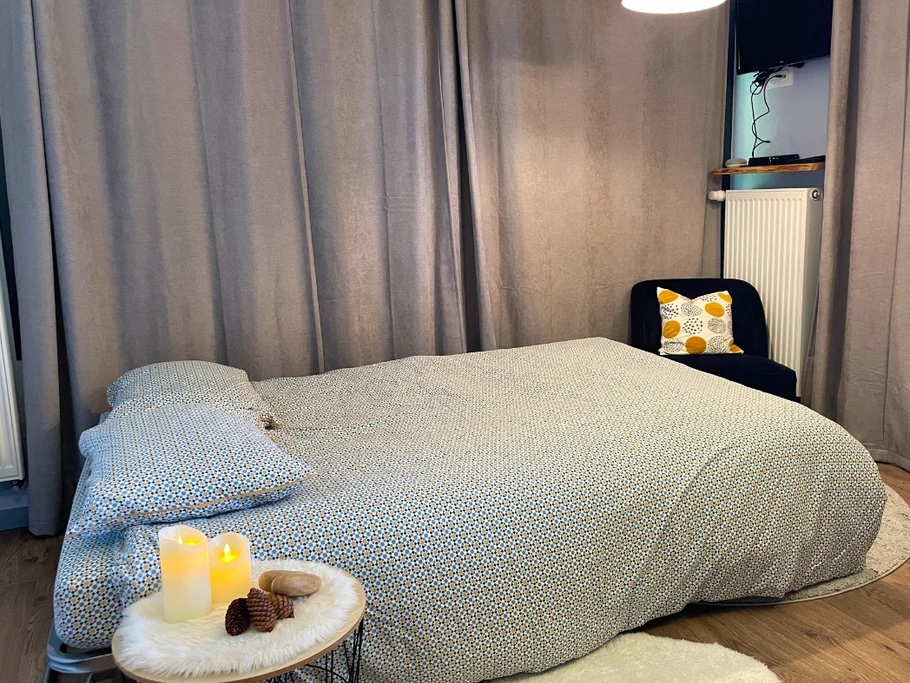 Lit BZ, matelas récent à ressorts et couche de mousse à mémoire de forme