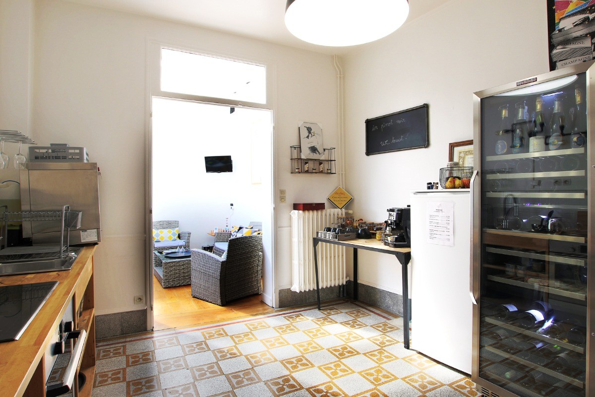 Cuisine partagée avec accés libre - B&B l'Iliade - Bouzy
