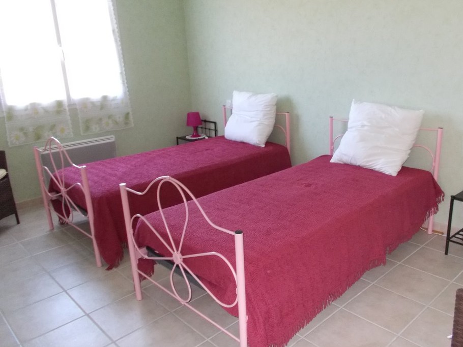 Maison indépendante avec jardin à Noirétable - Chambre