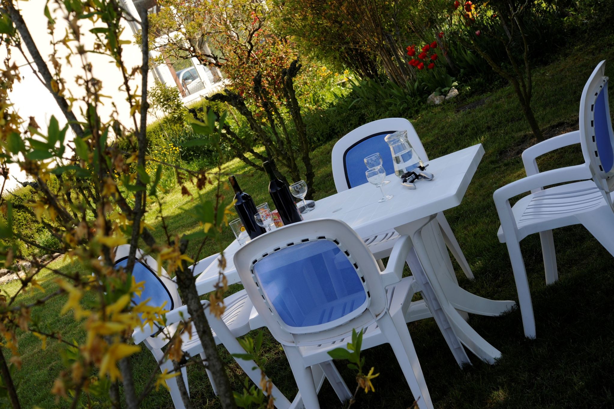 Le gite du Cramail au 1er étage avec entrée indépendante proche de St Emilion et de Duras, au milieu du vignoble bordelais