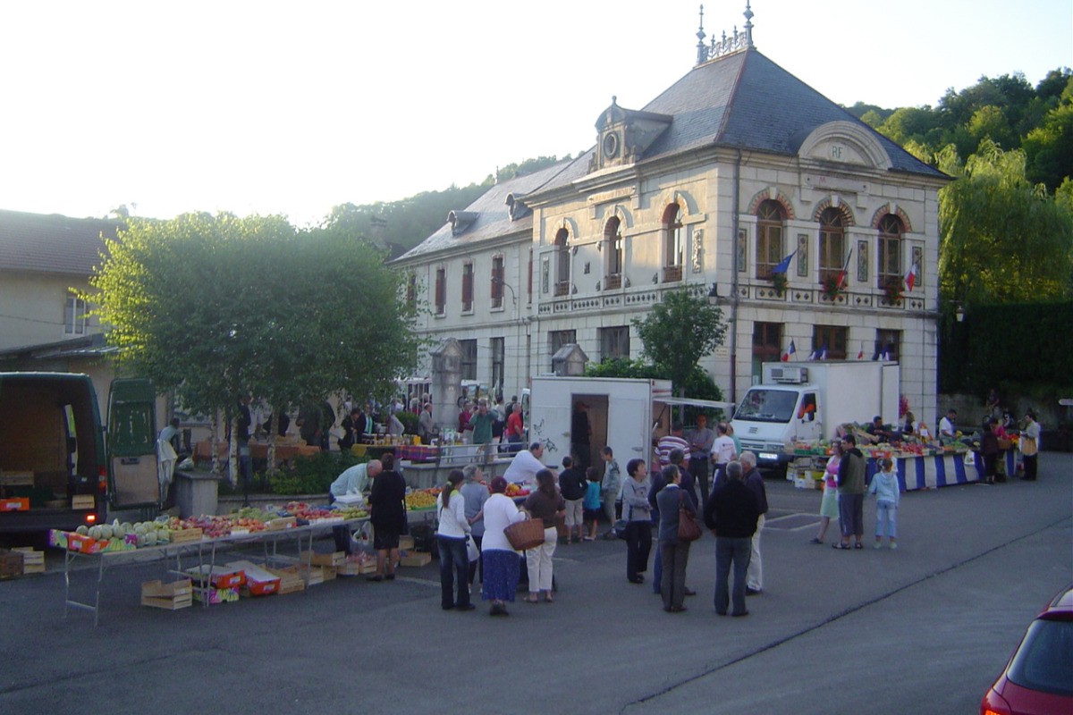 Marché nocturne au village (les mercredis soirs)