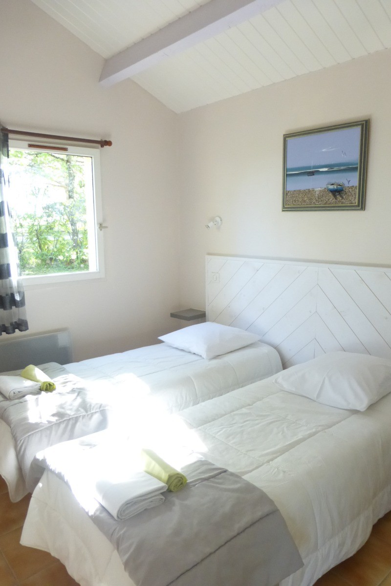 Chambre 2 personnes Village de Gîtes Les Collines d'Eyvigues 24580 Salignac Eyvigues Clévacances