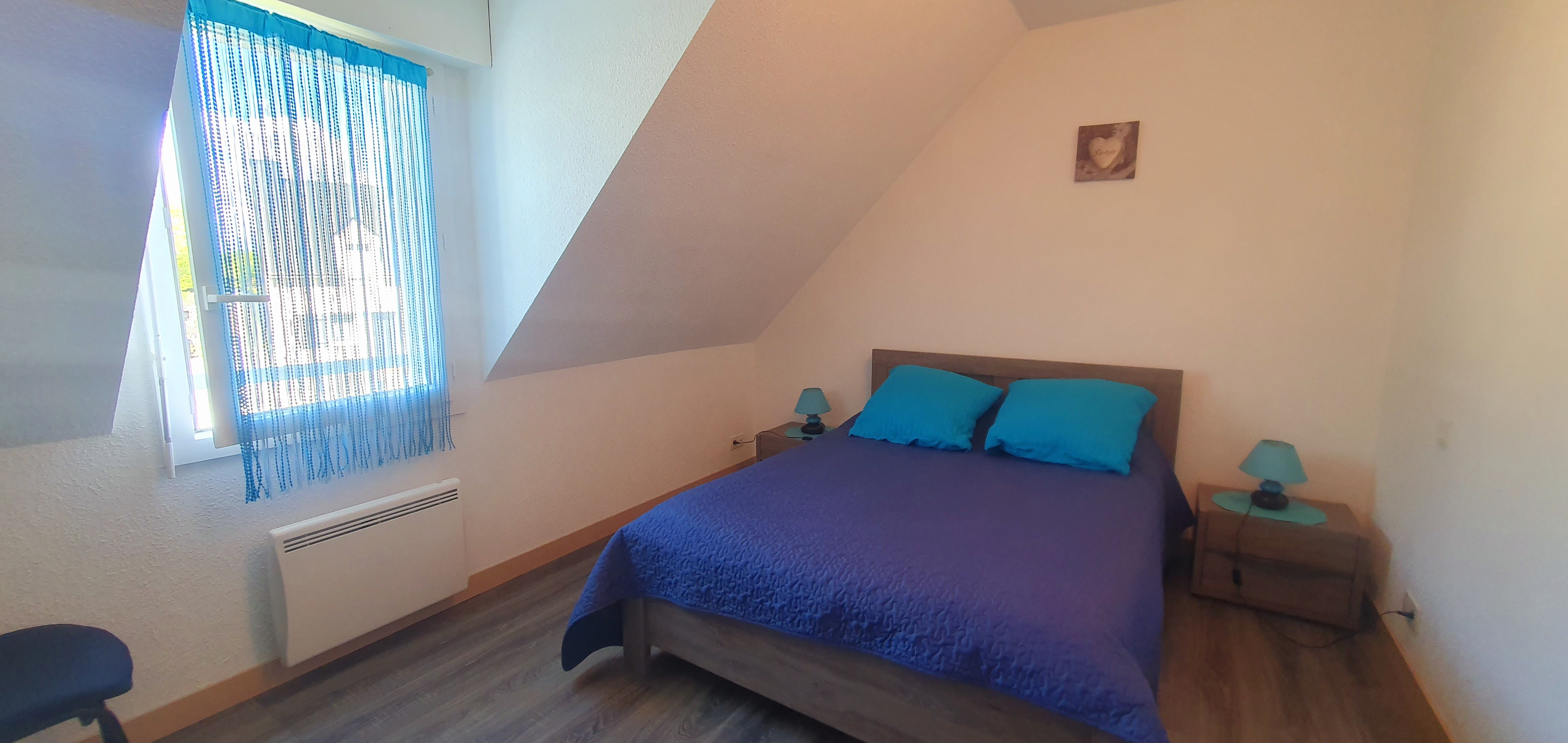 Bedroom with double bed