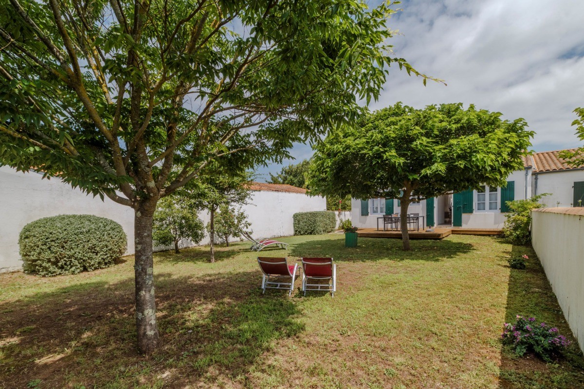 Gite "Rue de La Manne" avec jardin clos, proche de l'océan et des commerces à pieds, pour 5 personnes, Ste Marie de Ré, Ile de Ré