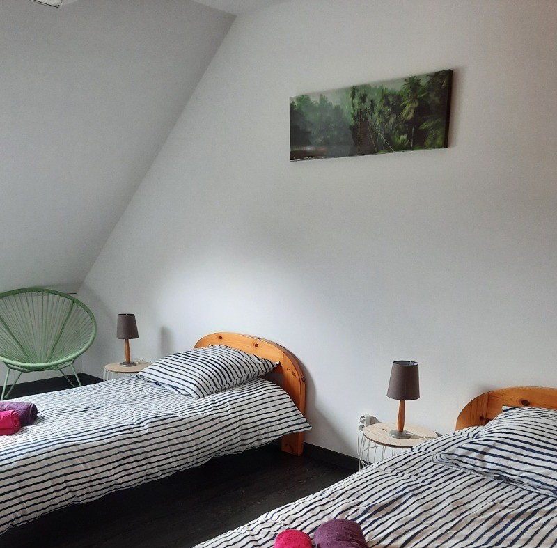 Chambre à l'étage avec 2 lits de 90