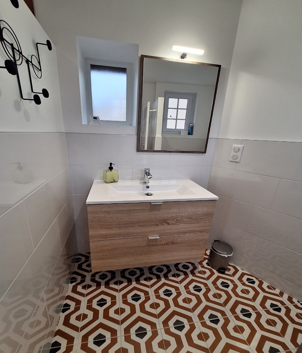salle de douche avec WC