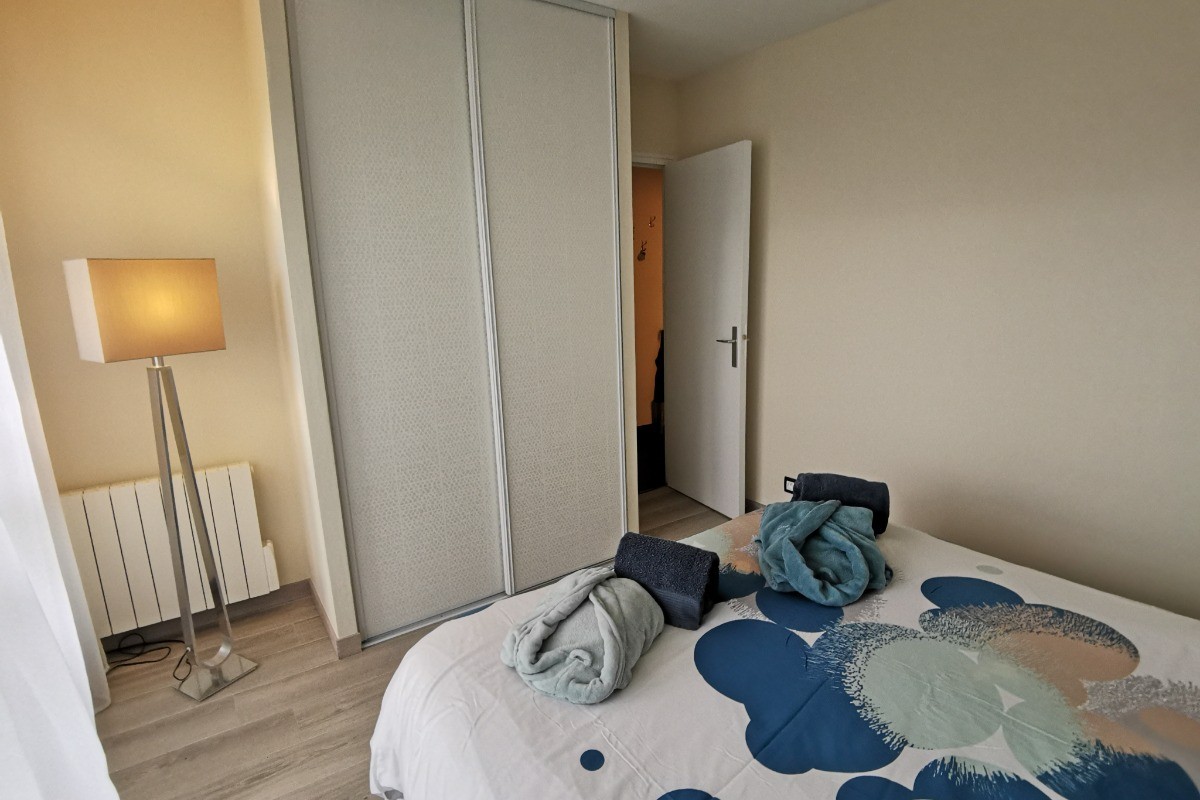 chambre avec placard penderie