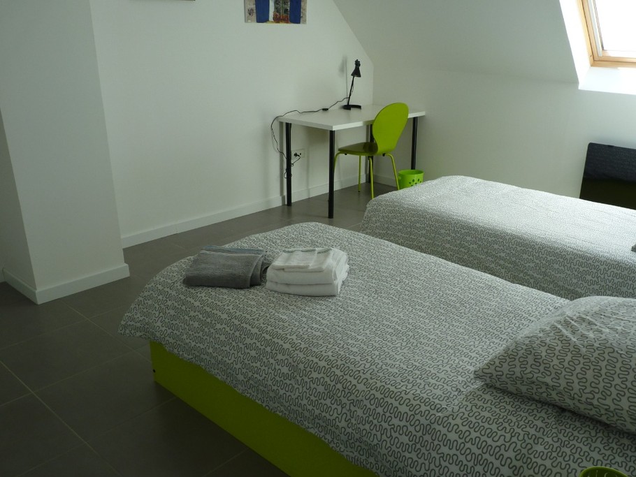 Chambre 2 lits de 90 x 190 cm à l'étage