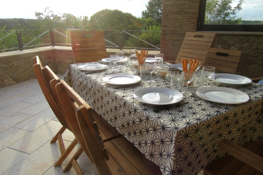 Repas sur la terrasse - gîte LA BASCULE