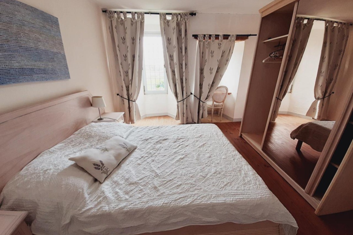 Première chambre avec lit double