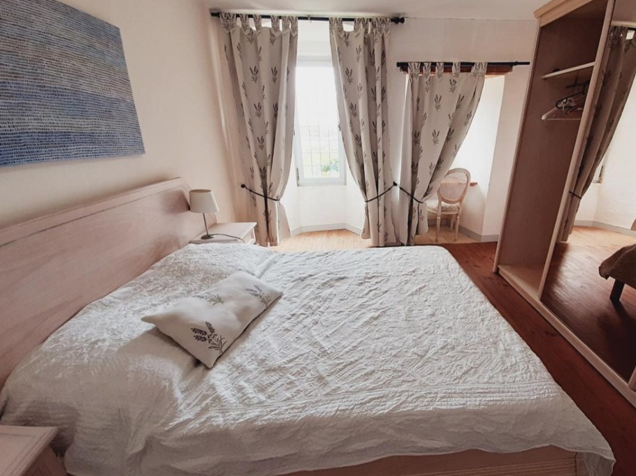 Première chambre avec lit double
