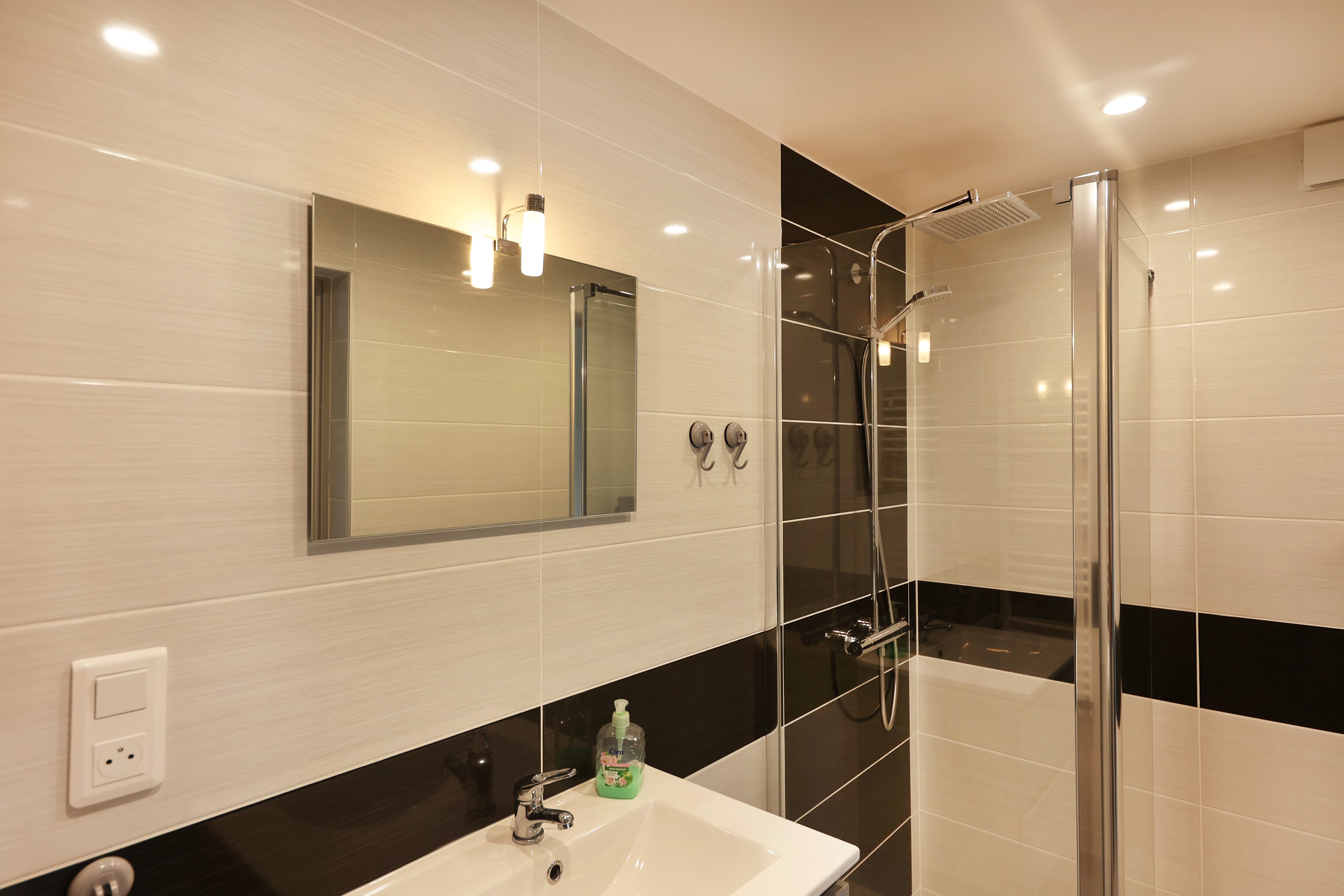 Shower room - Gîte with terrace, in a peaceful setting in the heart of nature, near Gérardmer