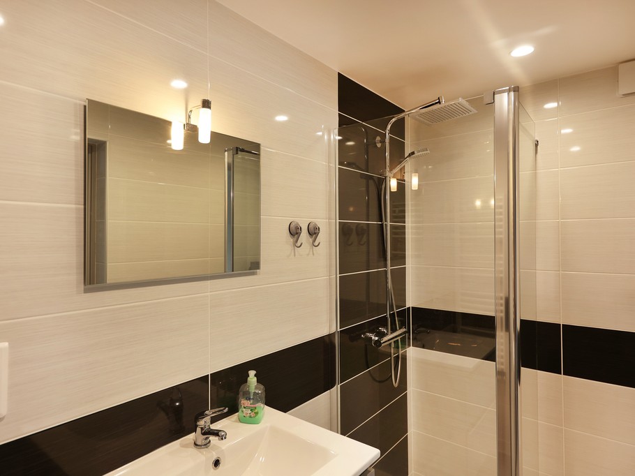 Shower room - Gîte with terrace, in a peaceful setting in the heart of nature, near Gérardmer