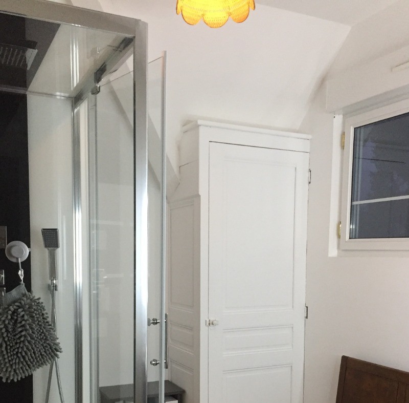 Salle de douche suite familiale