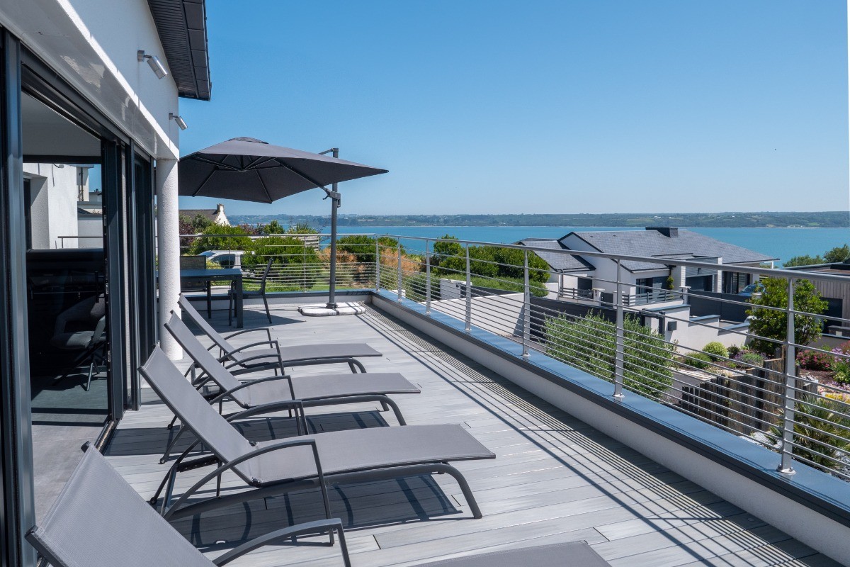 terrasse avec vue sur la baie