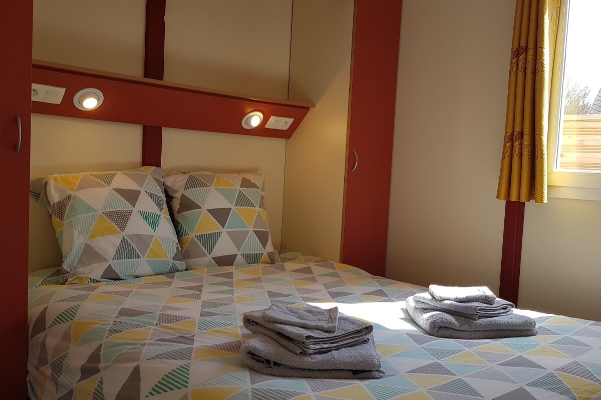 La 1ère chambre indépendante (lit 140cm) - Chalet Le Triskell de la Baie