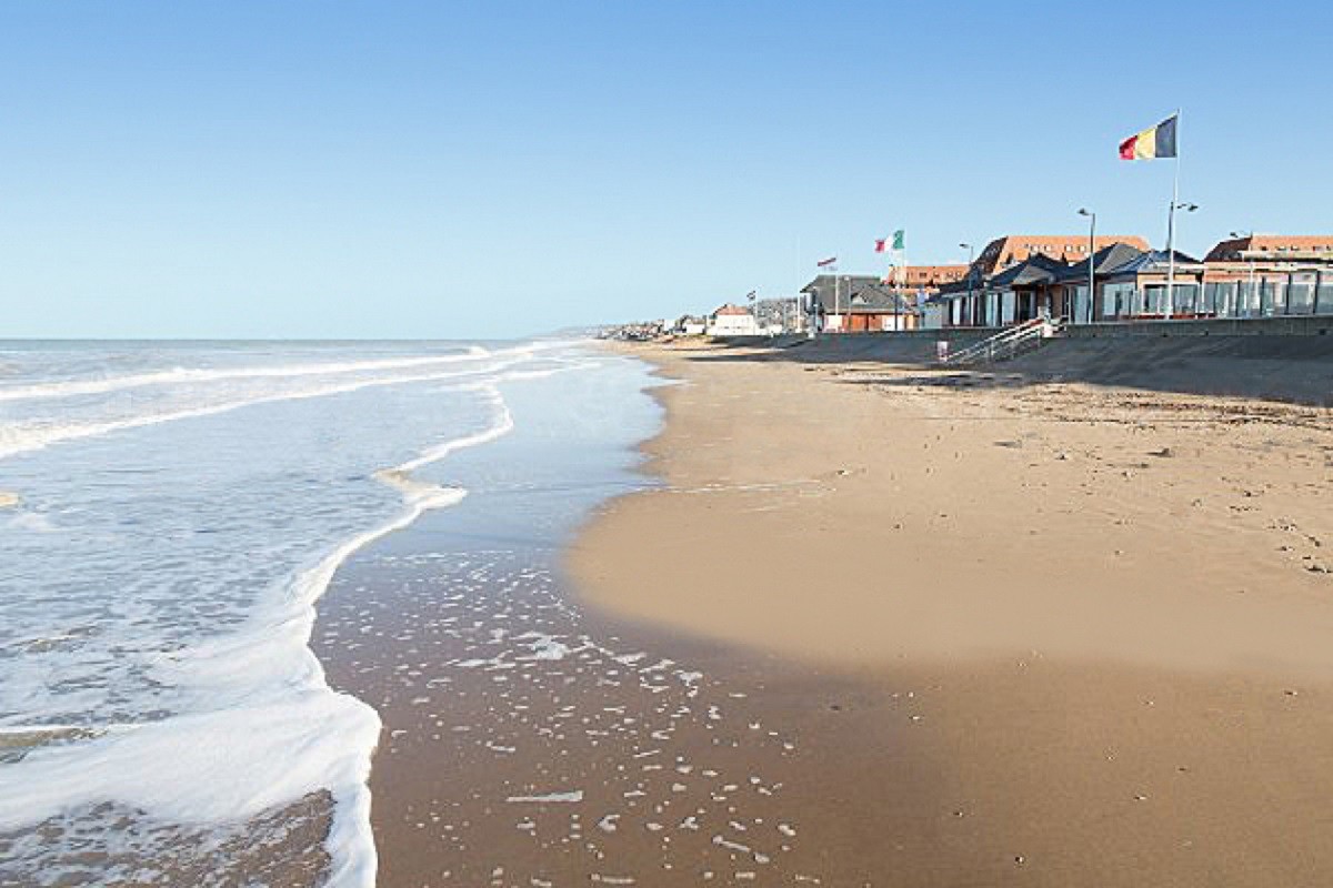 Plage (en bas de l'appartement)
