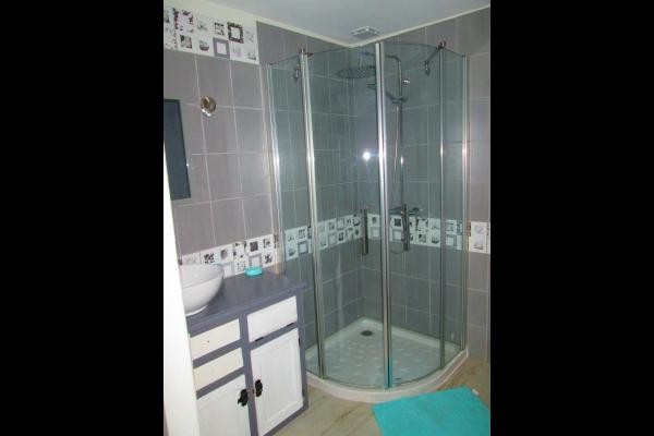 Chambre 1 avec douche