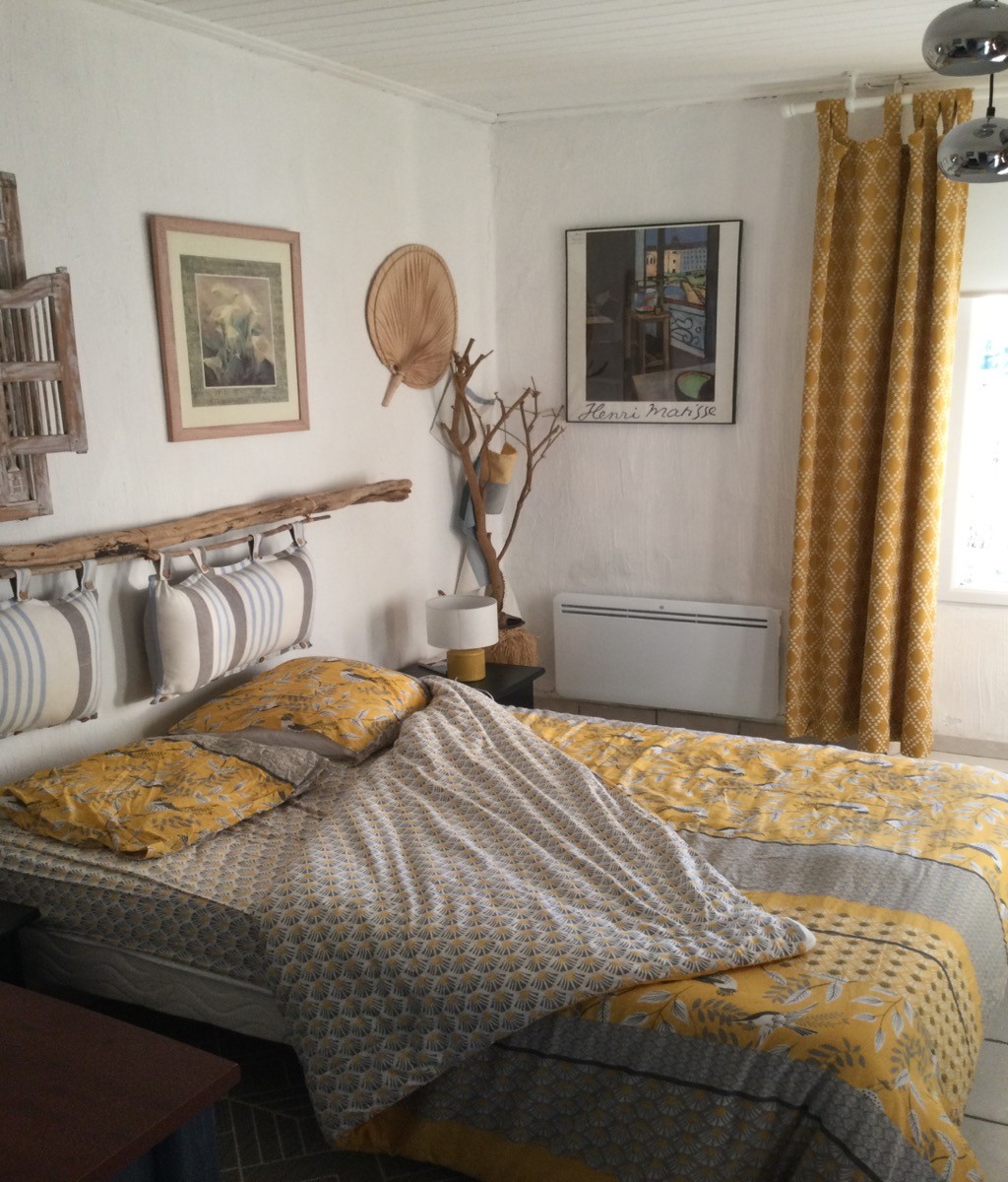 Chambre rdc avec salle d eau et toilette