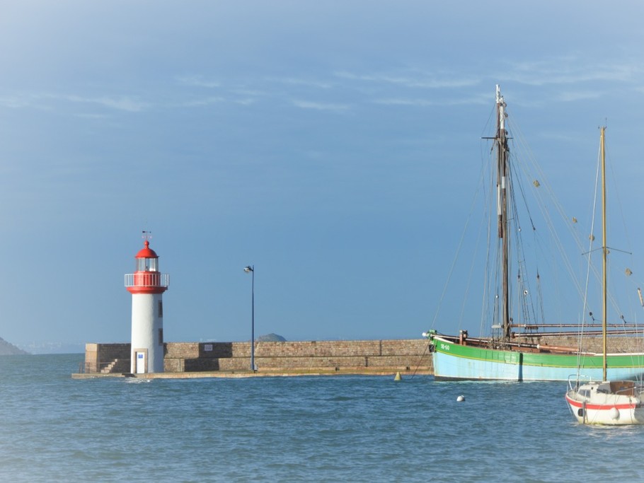 Grande marée port d'Erquy avec la
Ste Jeanne