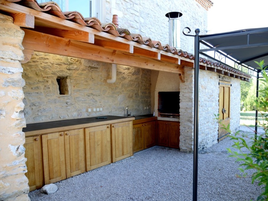 Cuisine extérieure de la maison