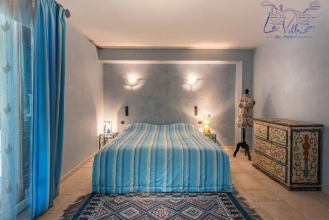 Chambre 4 - Gîte La Grange tout confort avec piscine chauffée, spa, sauna, hammam et salle de sport à Fontenay