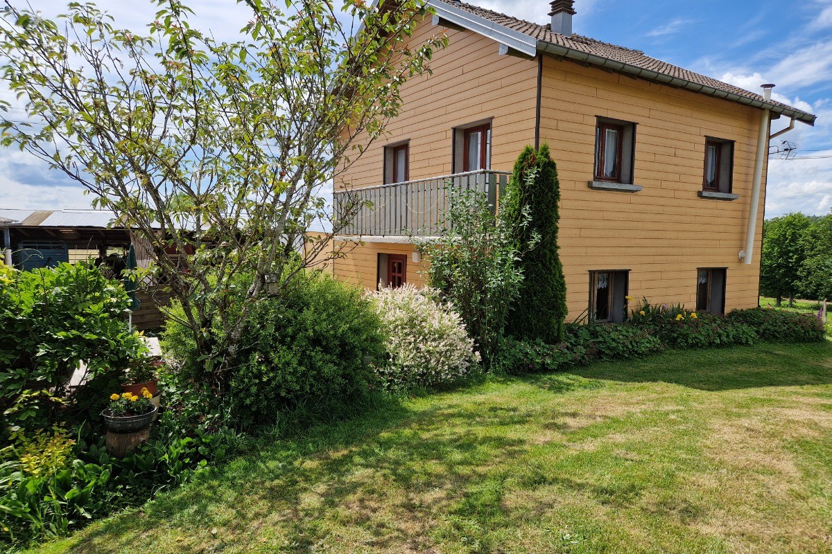 Façade et terrasse - Gîte des 4 vents à Girmont - Val d'Ajol dans les Vosges
