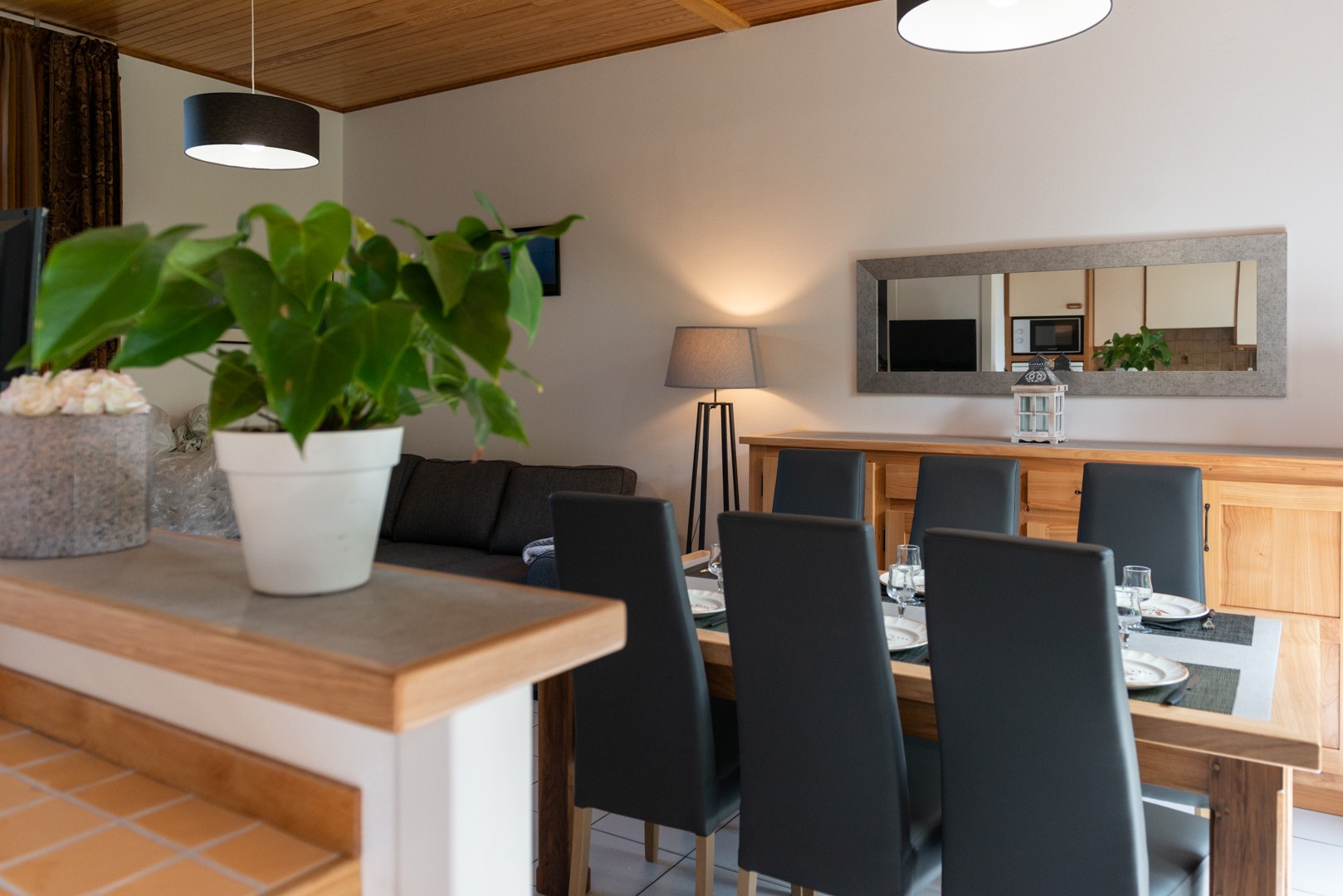 salle à manger vue de la cuisine