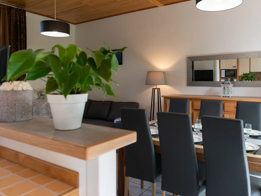 salle à manger vue de la cuisine