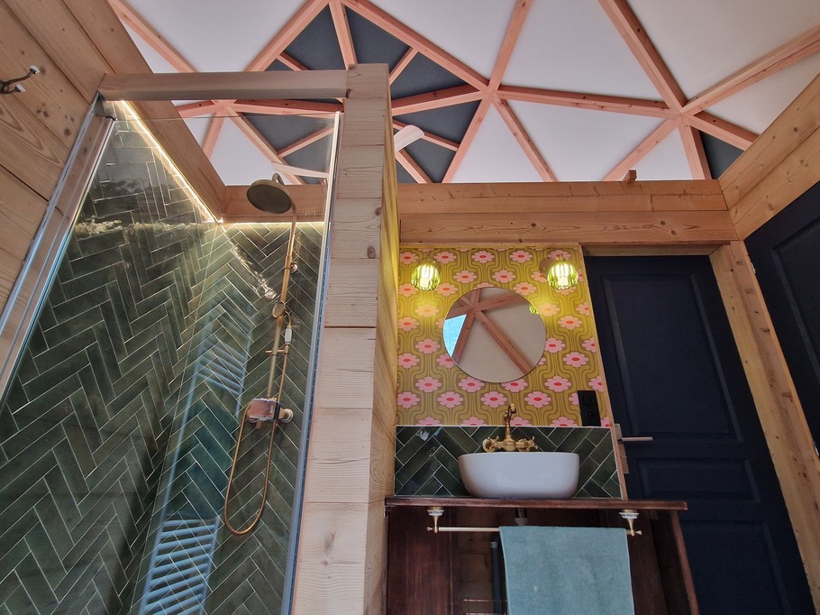 Shower room - Dôme Sweet Dôme