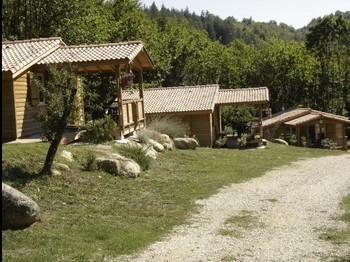 Ensemble de 3 chalets