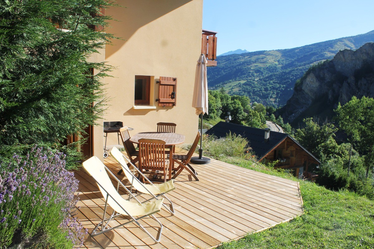 Large south-facing terrace not overlooked!