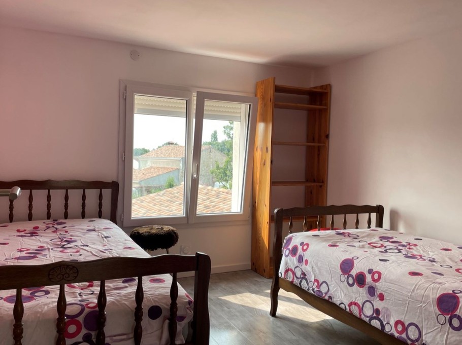 Les Figuiers 2, pour 4 personnes avec 2 terrasses, avec stationnement gratuit, près de Chatelaillon en Charente maritime