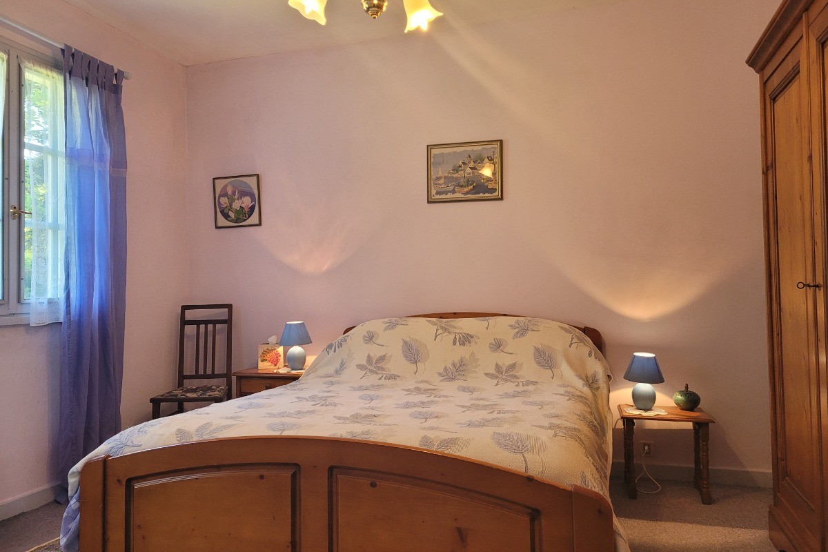 Chambre d'hôtes Clévacances, Ploluha, chez M. et Mme Mac Lachlan, chambre du RDC avec lit double