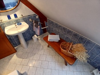SALLE DE BAINS ATTENANTE