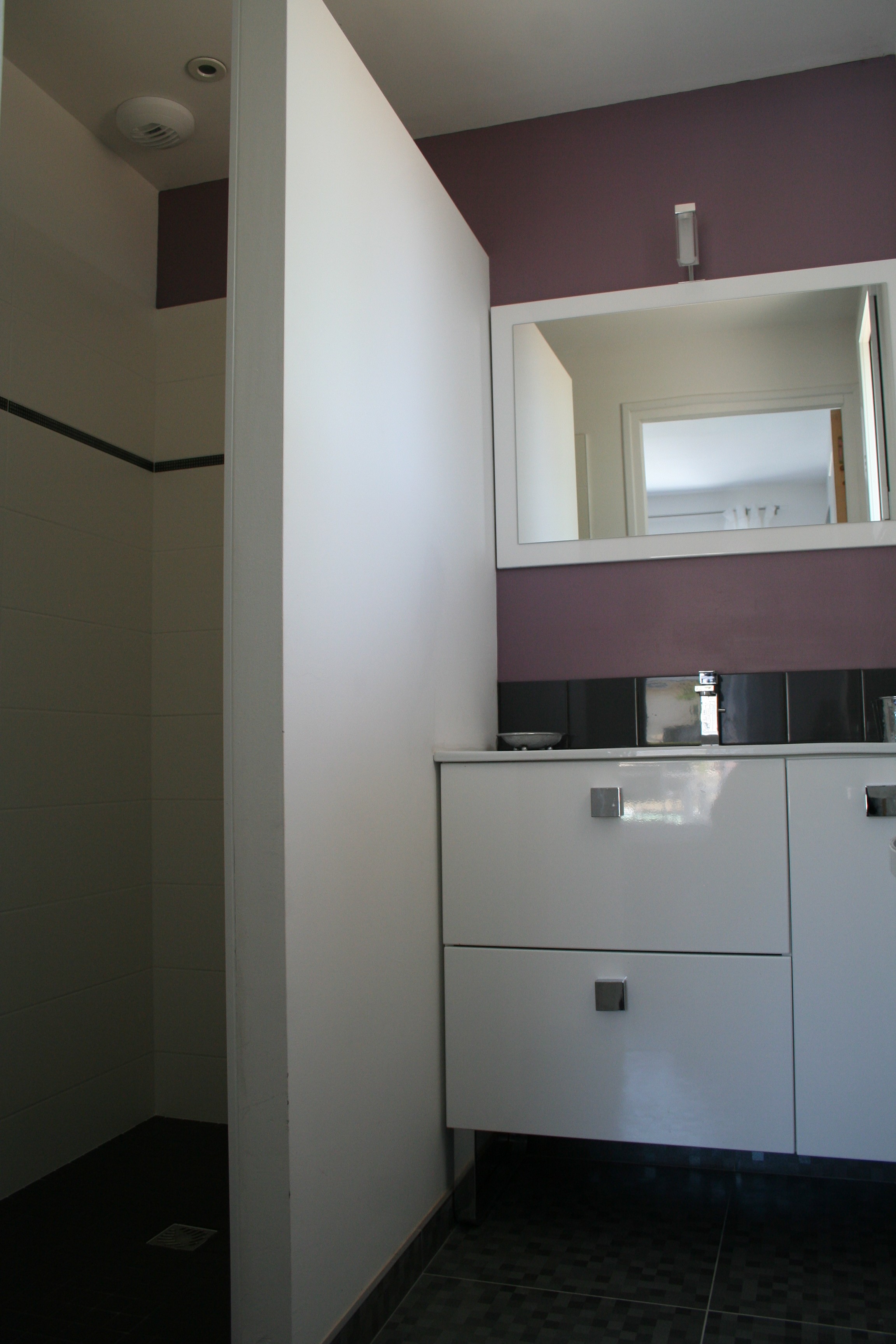 En-suite shower room ch 1