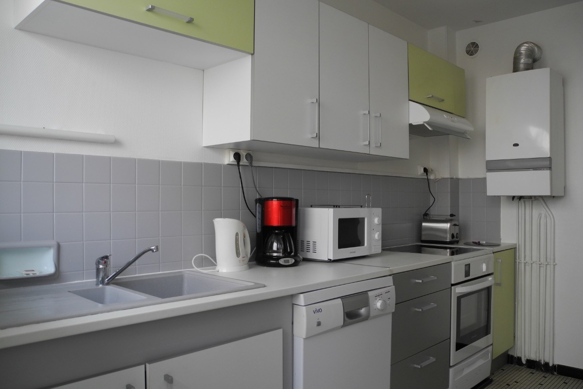 Cuisine avec lave-vaisselle, plaque induction,...